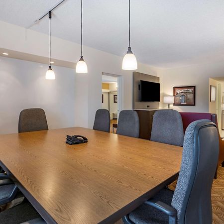 Best Western Plus Thousand Oaks Inn מראה חיצוני תמונה