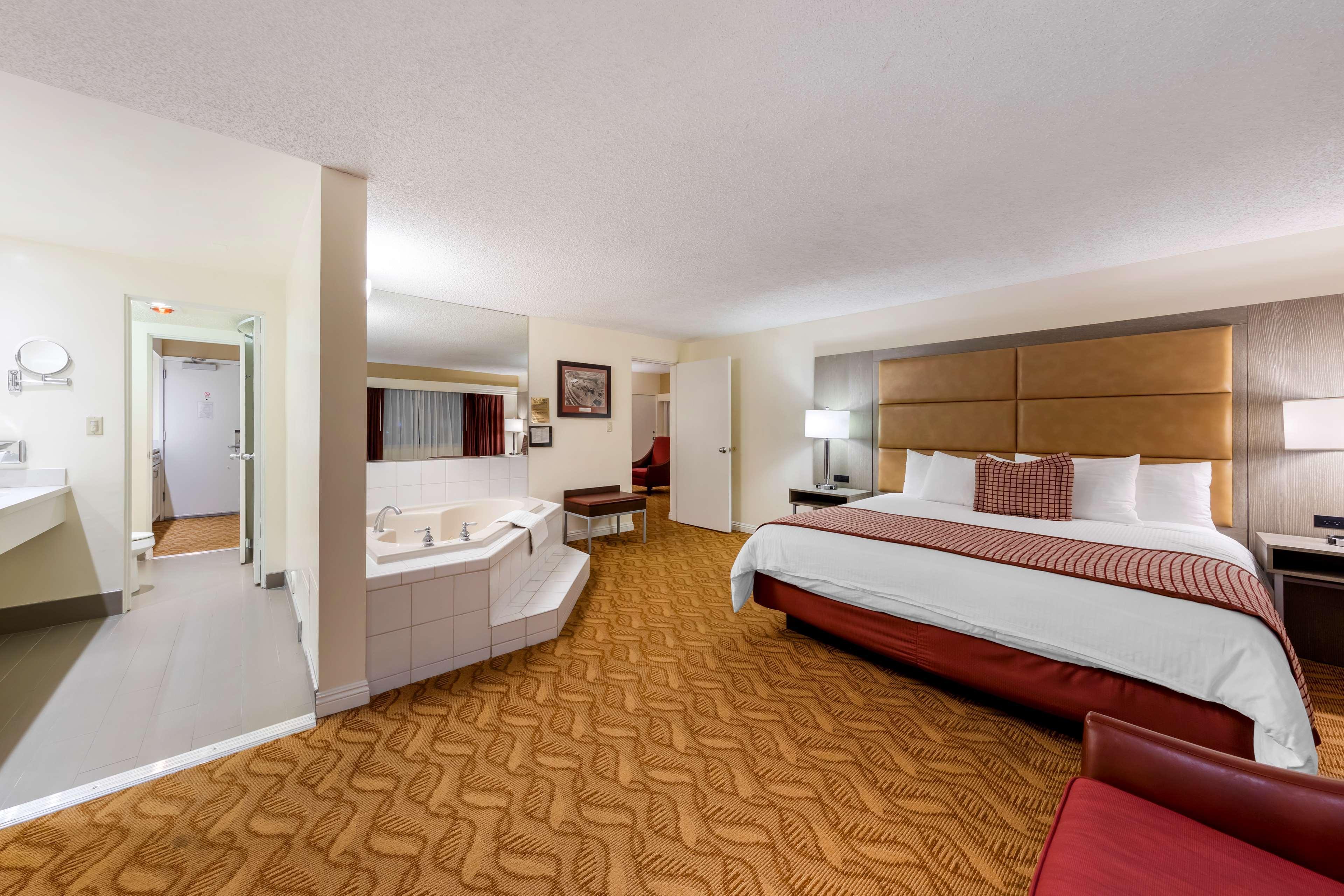 Best Western Plus Thousand Oaks Inn מראה חיצוני תמונה