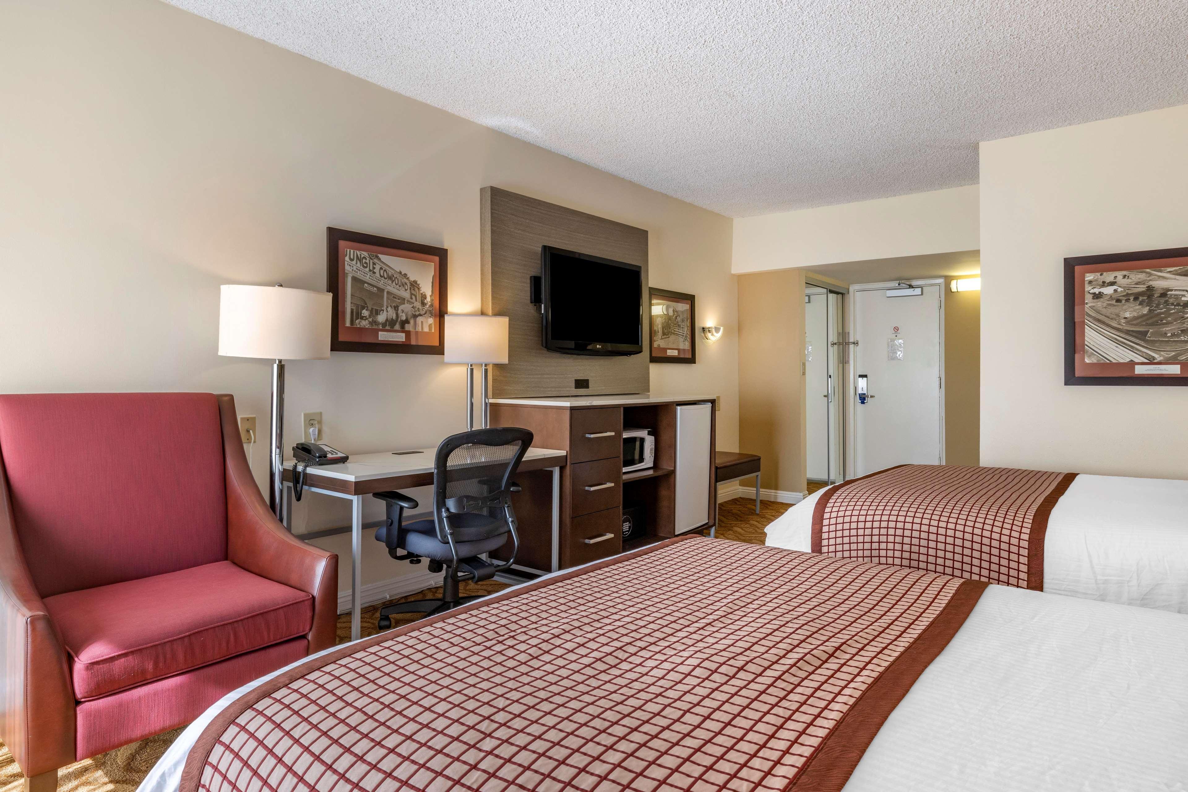 Best Western Plus Thousand Oaks Inn מראה חיצוני תמונה