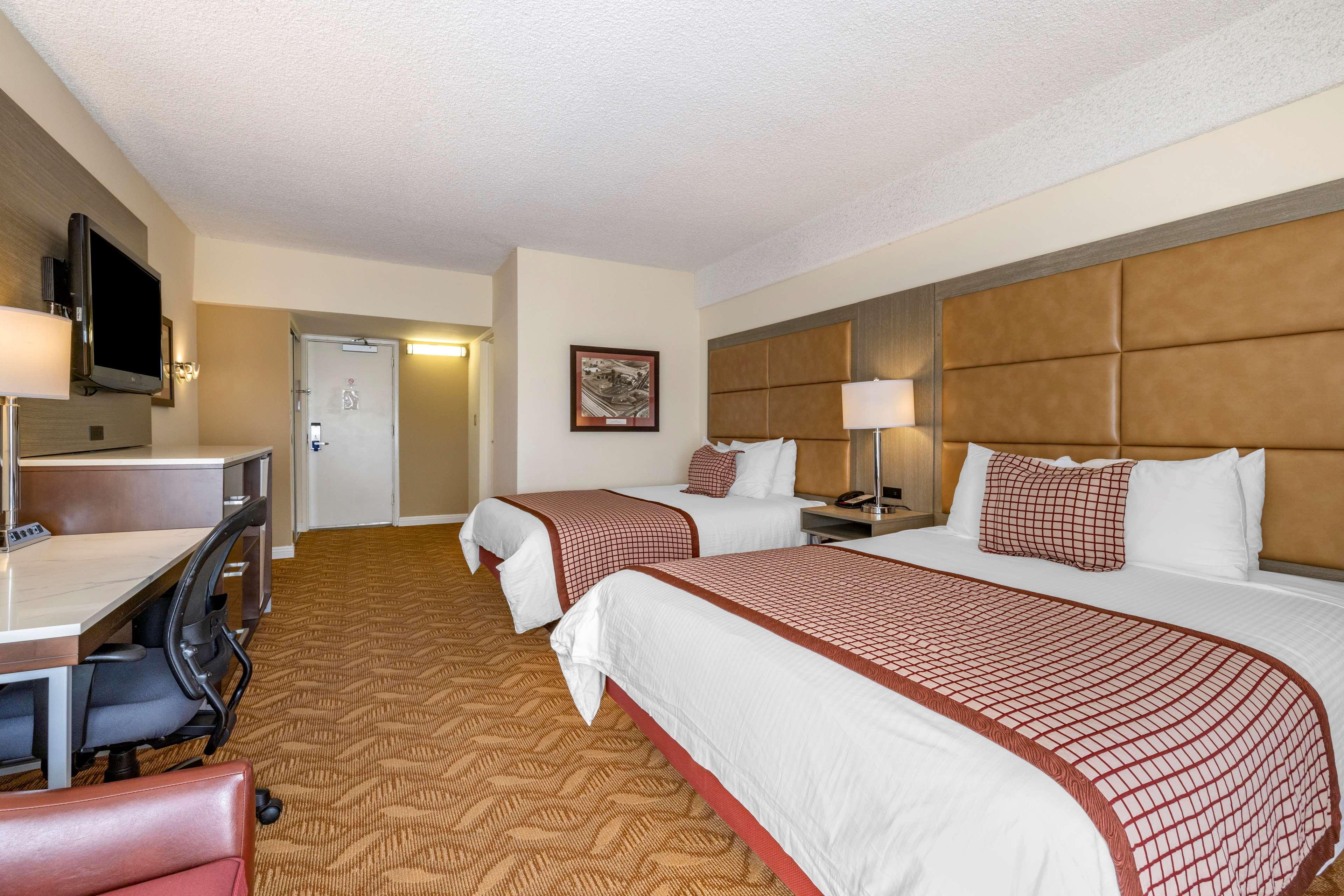 Best Western Plus Thousand Oaks Inn מראה חיצוני תמונה