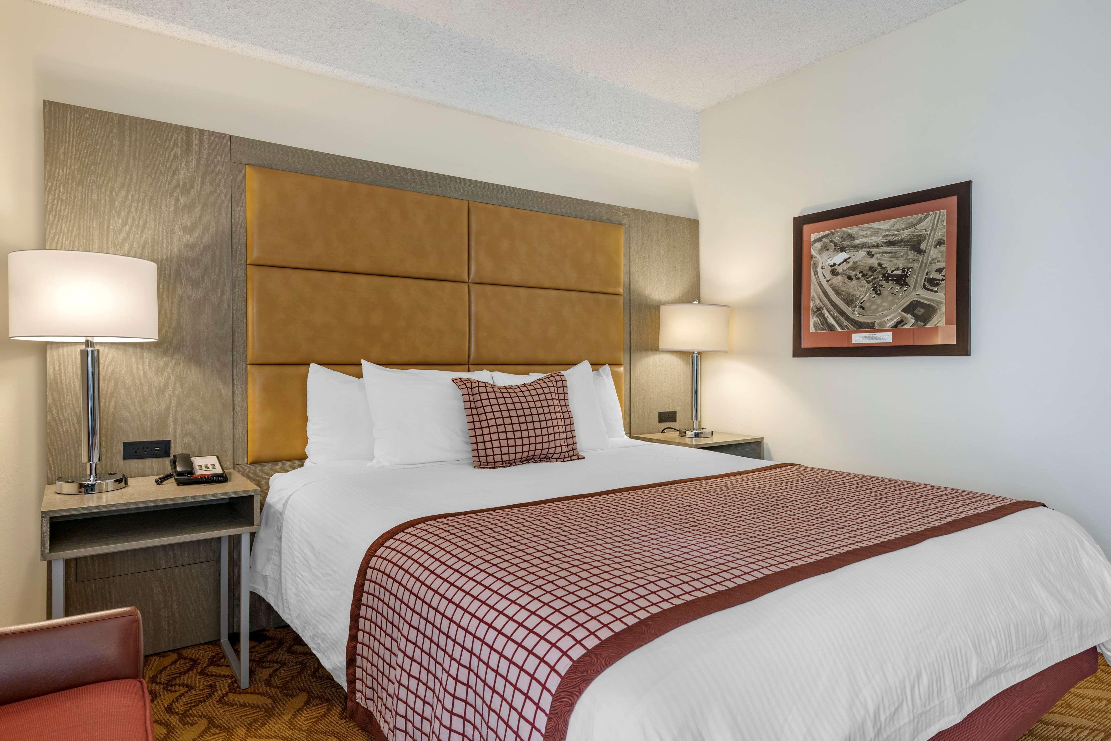 Best Western Plus Thousand Oaks Inn מראה חיצוני תמונה