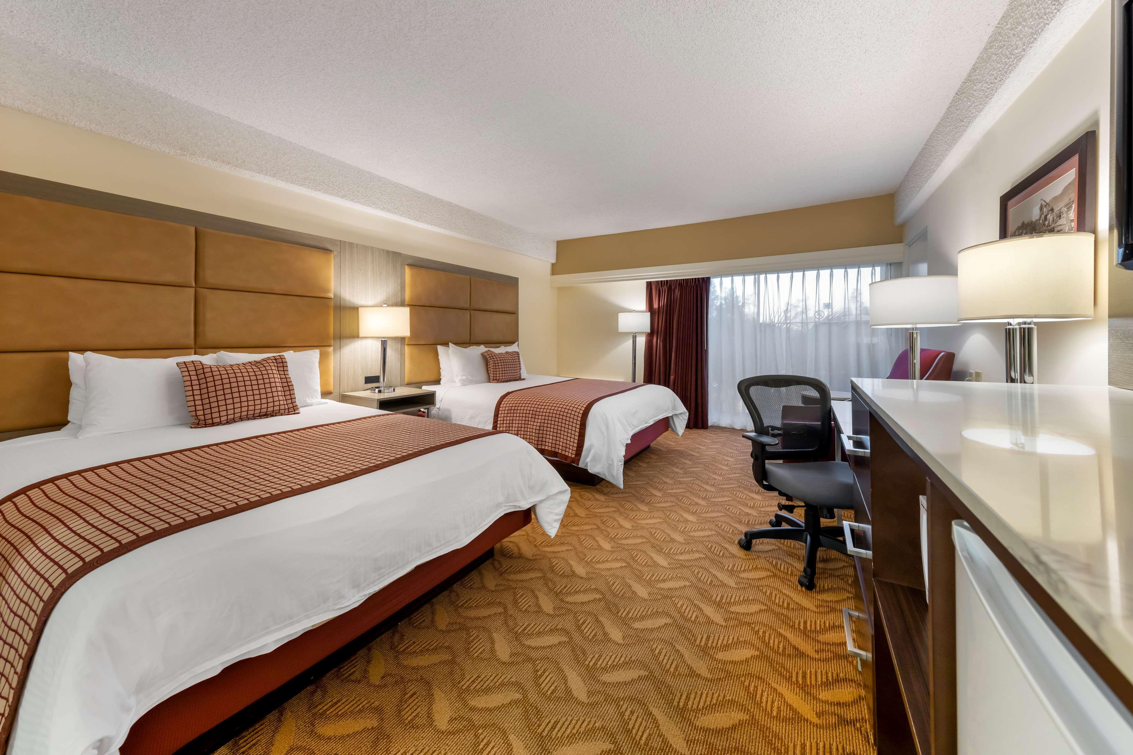 Best Western Plus Thousand Oaks Inn מראה חיצוני תמונה