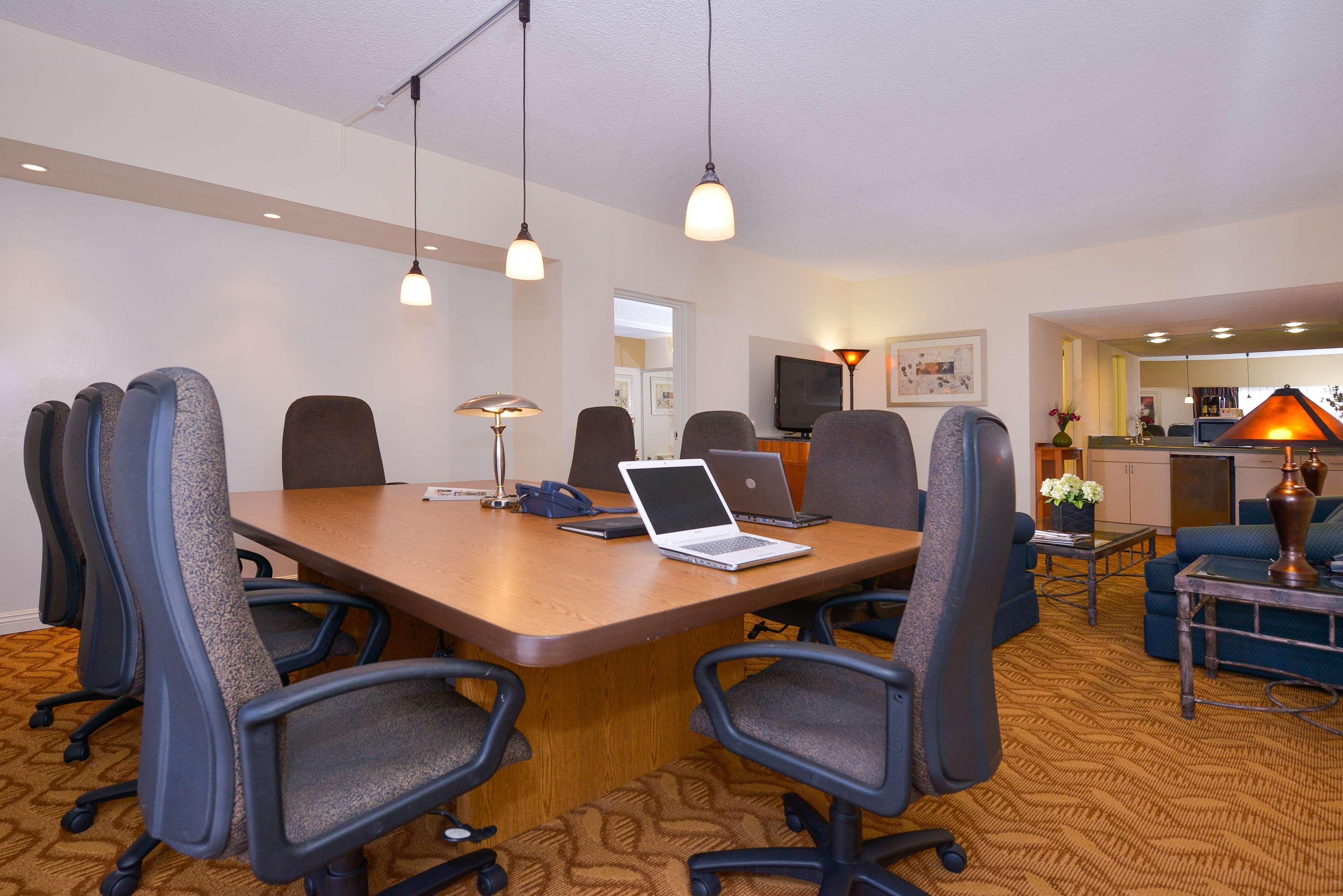 Best Western Plus Thousand Oaks Inn מראה חיצוני תמונה