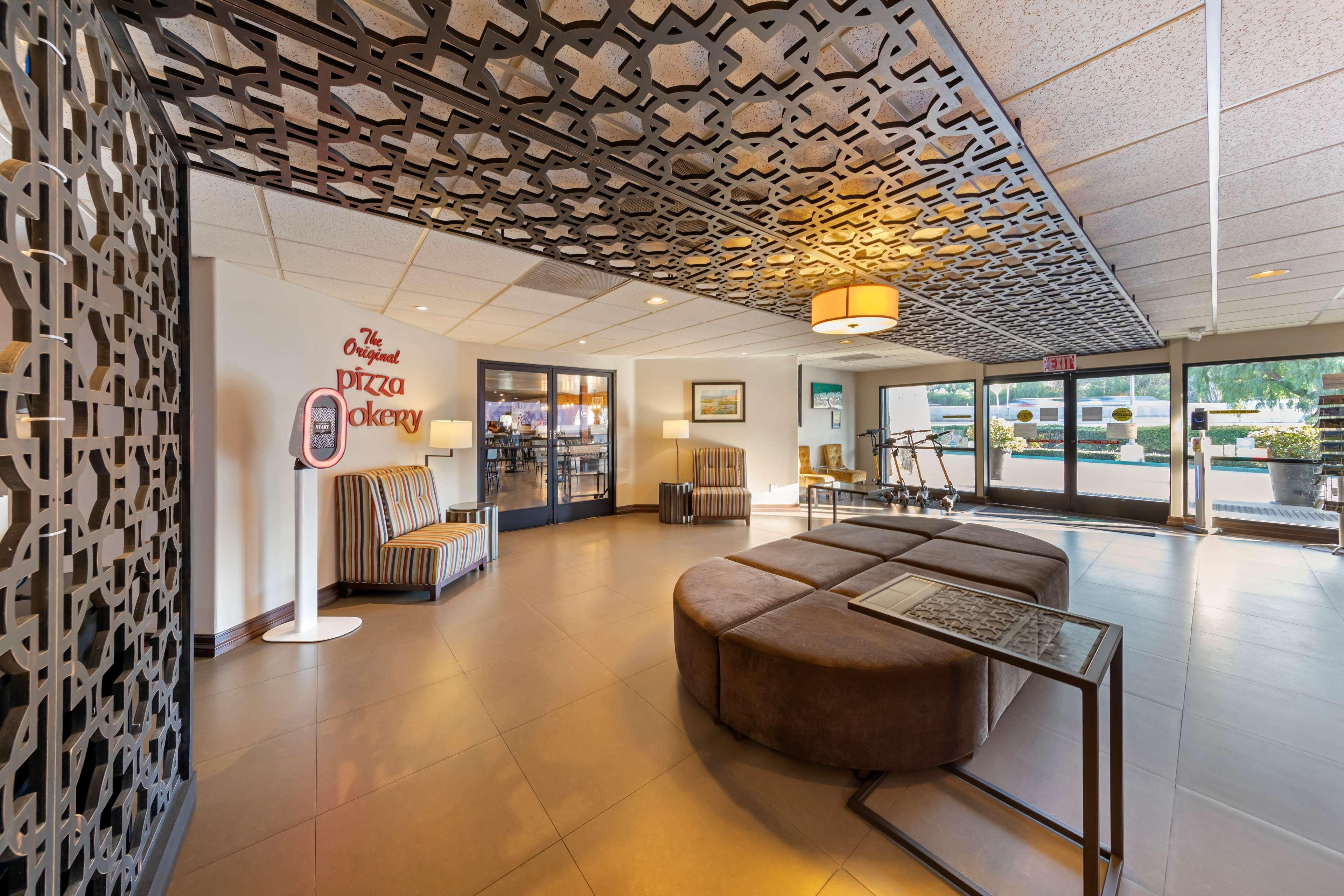 Best Western Plus Thousand Oaks Inn מראה חיצוני תמונה